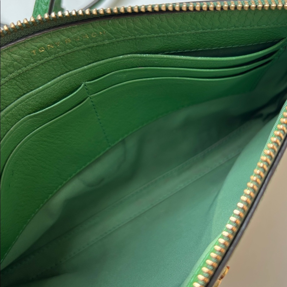 Tory Burch Vibrant Green Crossbody Bag - Picture 13 of 14